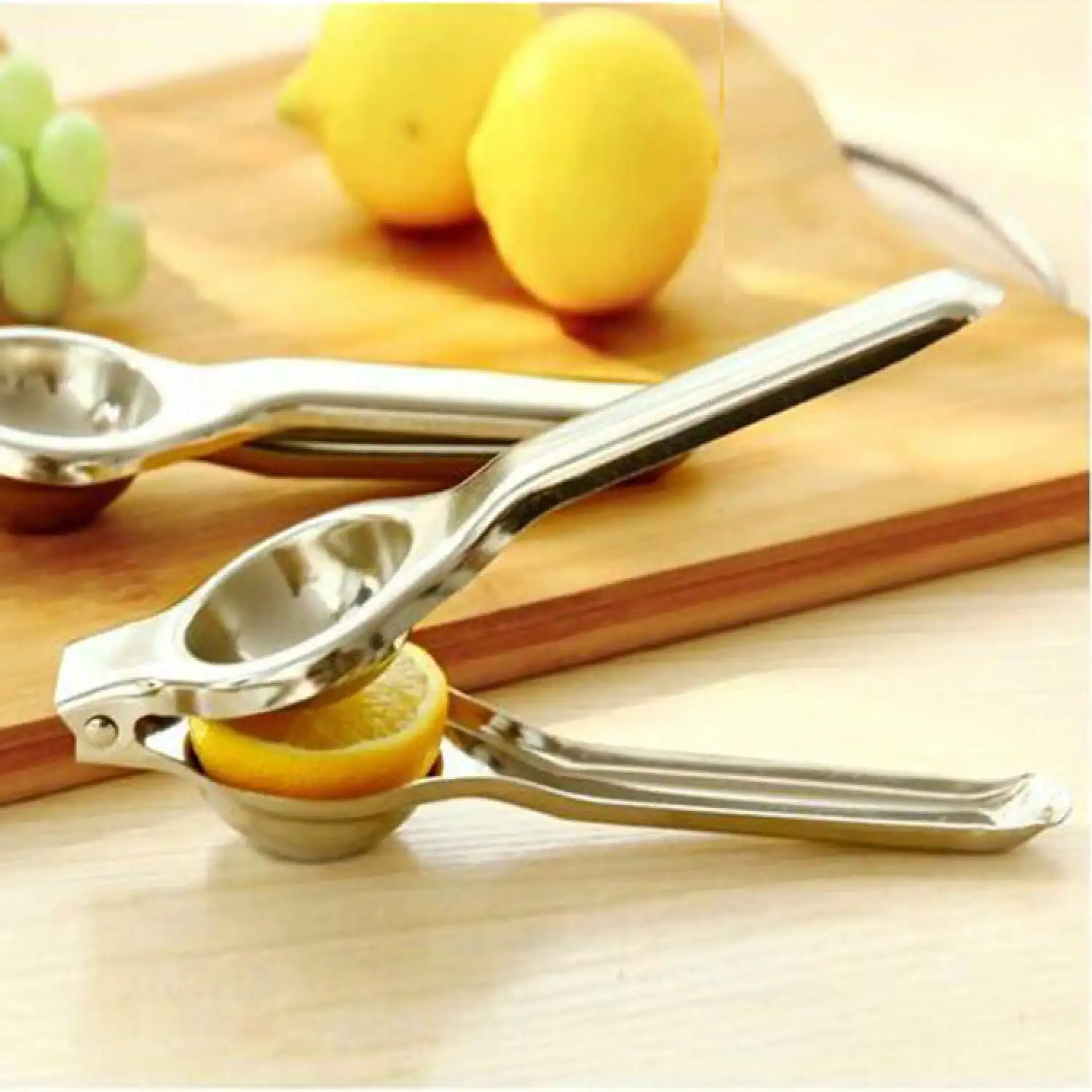 1PC Stainless Steel Manual Lemon Squeezer – Heavy Duty Hand Press Juicer Tool for Citrus Orange Lime, Non-Slip Easy Clean Fruit Press, Multifunctional Kitchen Gadget for Home Bar & Cooking, Nice Gift Box Pack
1PC Stainless Steel Manual Lemon Squeezer – Heavy Duty Hand Press Juicer Tool for Citrus Orange Lime, Non-Slip Easy Clean Fruit Press, Multifunctional Kitchen Gadget for Home Bar & Cooking, Nice Gift Box Pack