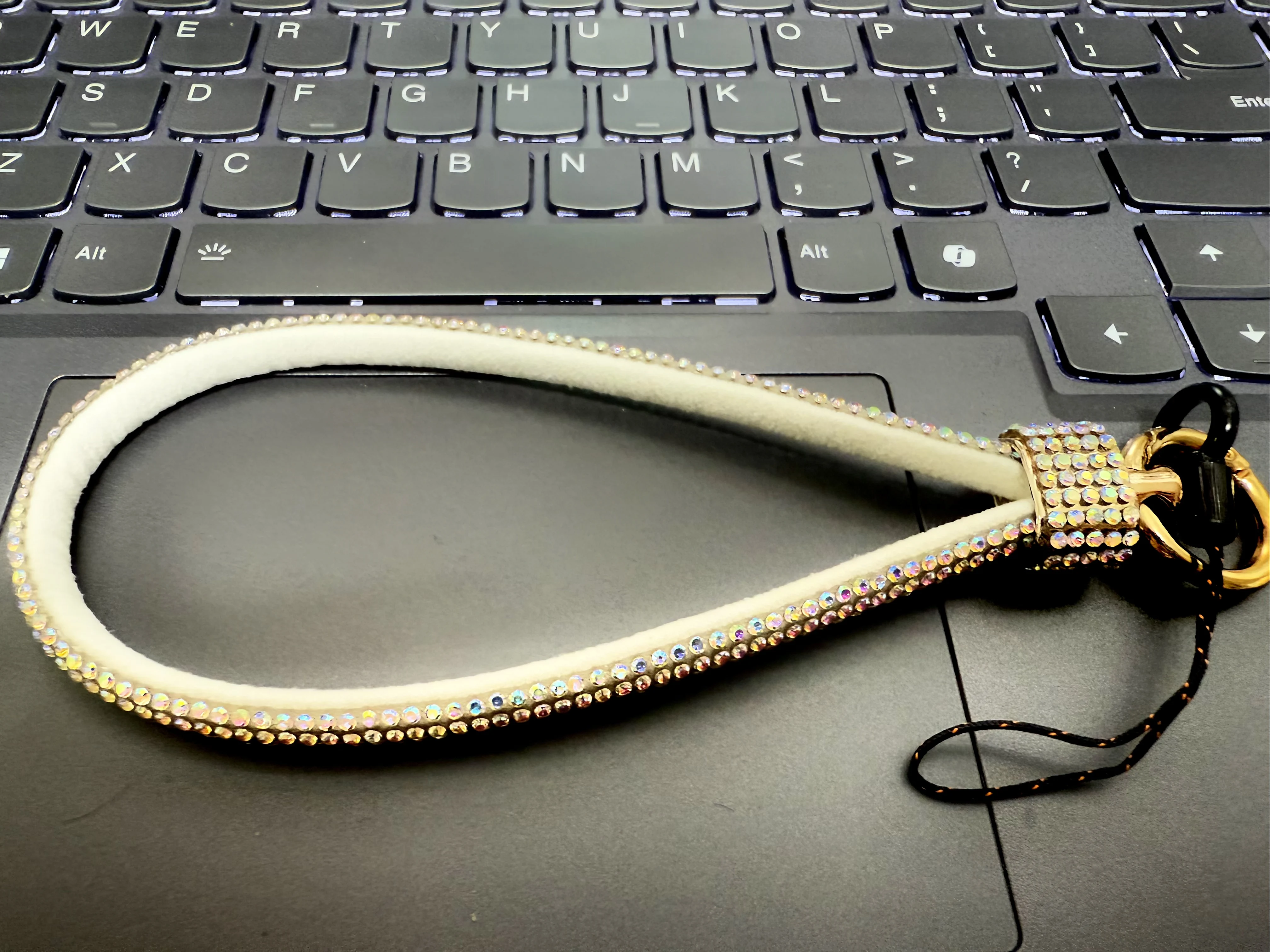Luxury Rhinestone Pendant Cell Phone Lanyard Diamond Bracelet Wrist Chain Strap Keychain Accessory for Phones
Luxury Rhinestone Pendant Cell Phone Lanyard Diamond Bracelet Wrist Chain Strap Keychain Accessory for Phones
