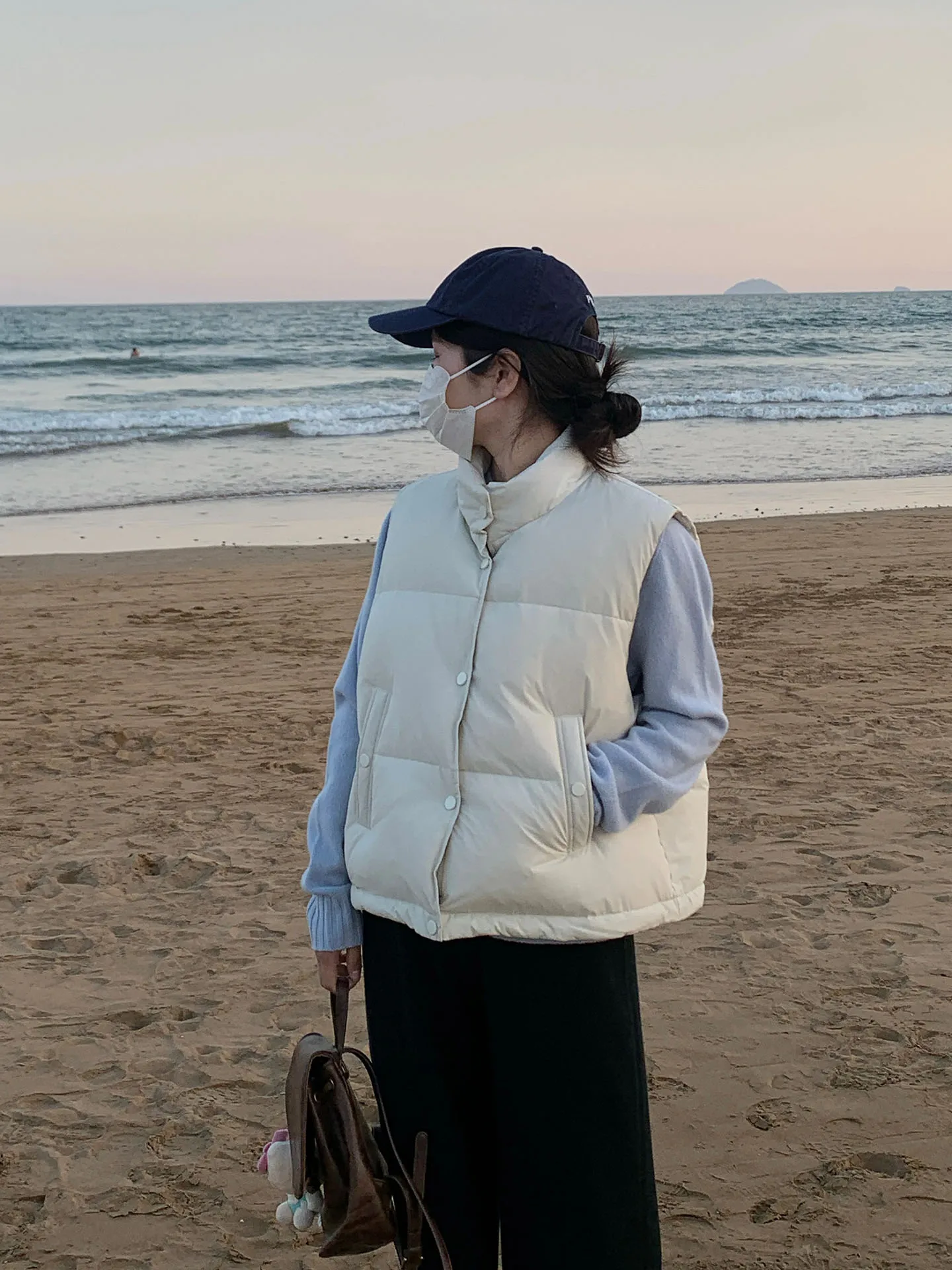 Slim Fit ort down Vest Women's Outerwear Faionable Lightweight Cousin Sle Du down Jaet Korean Sle Commute Sle
Slim Fit ort down Vest Women's Outerwear Faionable Lightweight Cousin Sle Du down Jaet Korean Sle Commute Sle