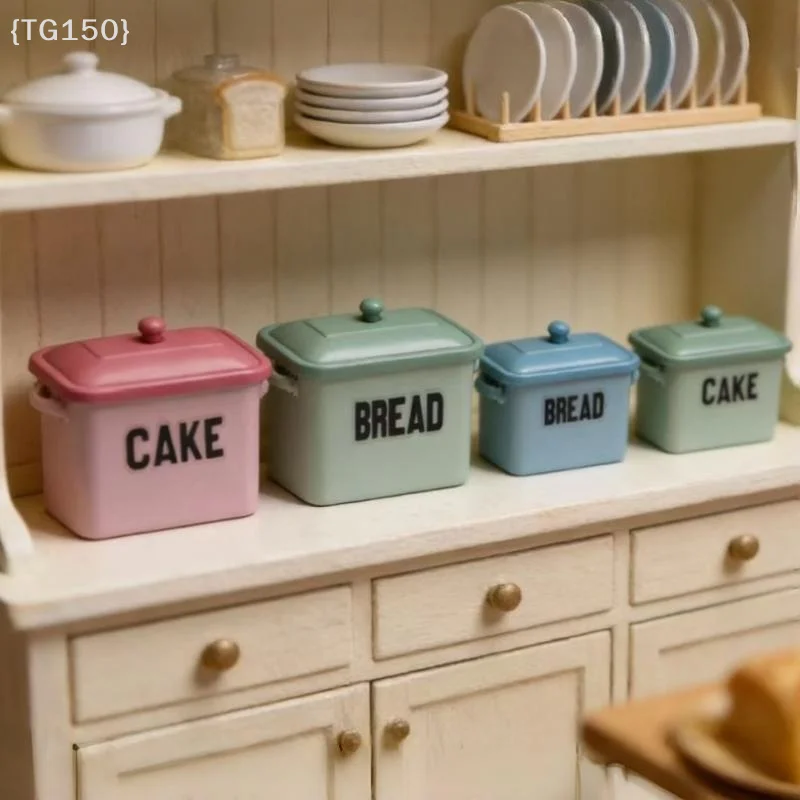 【TG150】Dollhouse Mini Cake Bread Storage Box Model Dollhouse Simulation Kitchen Decor Accessories Micro Scene Photo Props【WT】
【TG150】Dollhouse Mini Cake Bread Storage Box Model Dollhouse Simulation Kitchen Decor Accessories Micro Scene Photo Props【WT】