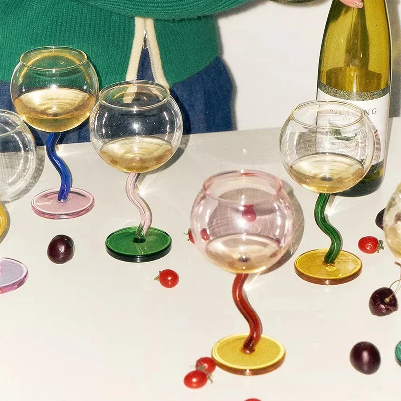 1 шт. пузырьковый стеклянный кубок, контрастный дизайн, соответствующий цвету, креативный кубок с изогнутой ручкой, летний легкий роскошный элитный цветной шар
1 шт. пузырьковый стеклянный кубок, контрастный дизайн, соответствующий цвету, креативный кубок с изогнутой ручкой, летний легкий роскошный элитный цветной шар