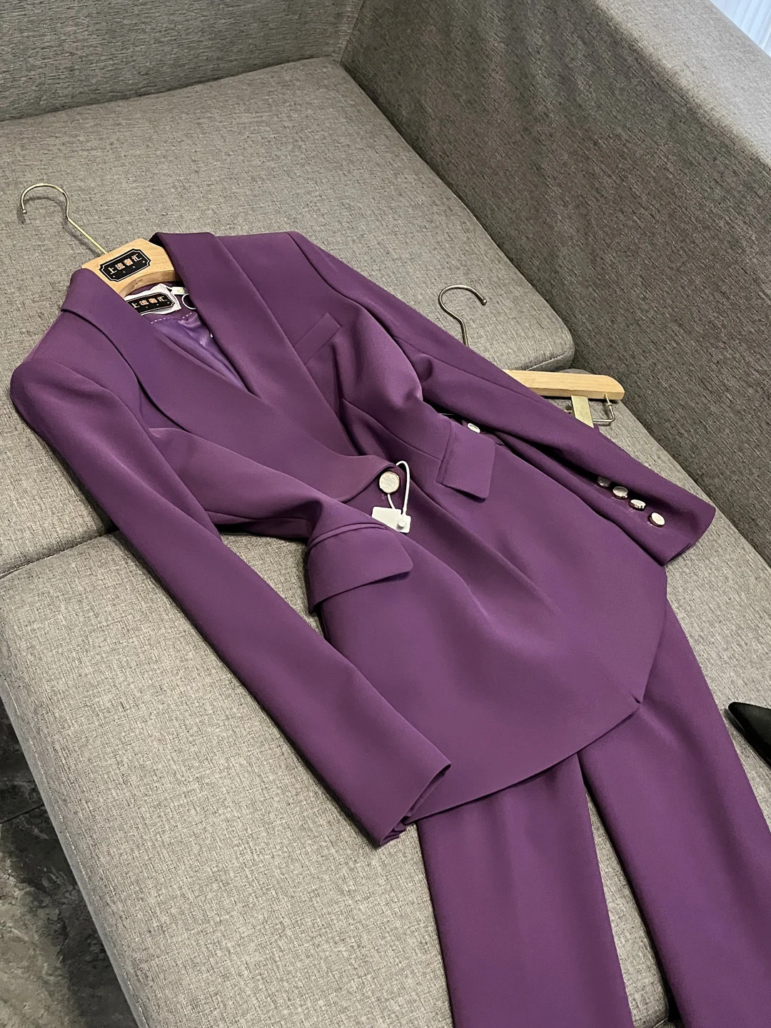 Early Autumn 2025 Strong Purple Women's Suit Set High-End Feelings Purple Color Busin Casual Outfit Profional Look
Early Autumn 2025 Strong Purple Women's Suit Set High-End Feelings Purple Color Busin Casual Outfit Profional Look