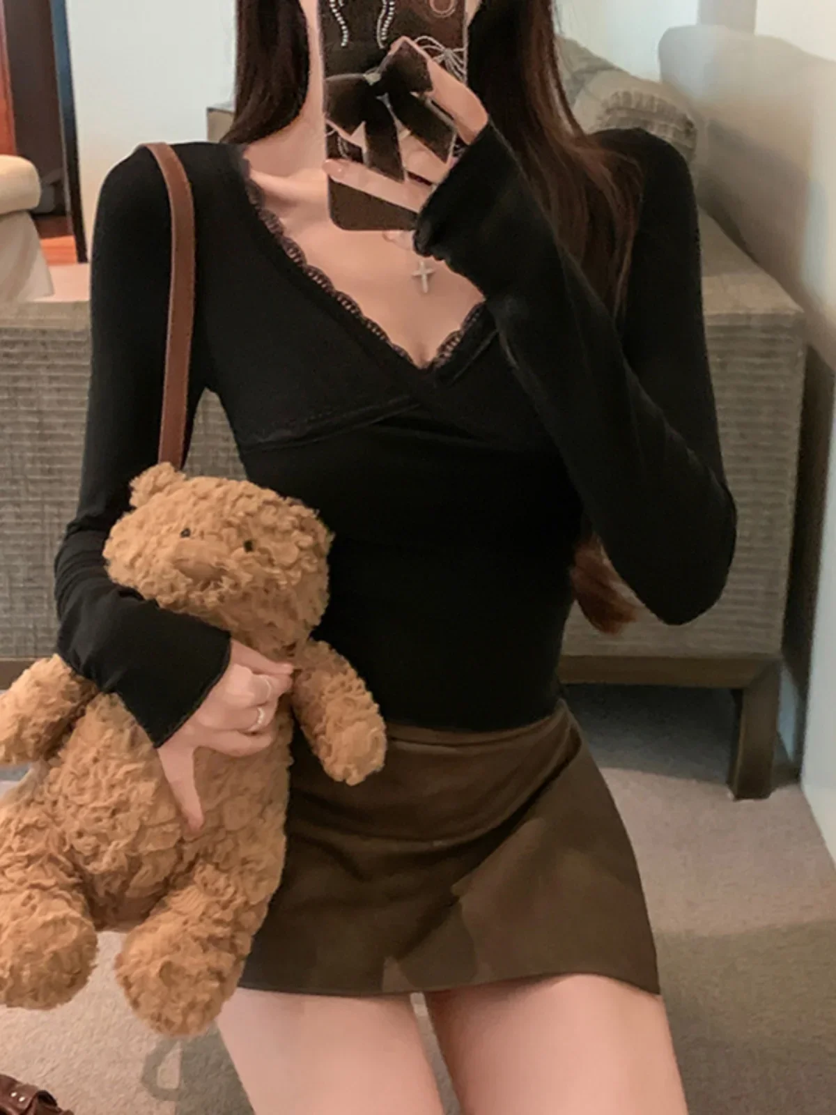 Sexy Sweet Spicy Long Sleeve T-Shirt Women's V-neck Lace Patchwork Slim Fit Short Top Korean Sle Commute Fashion E7671
Sexy Sweet Spicy Long Sleeve T-Shirt Women's V-neck Lace Patchwork Slim Fit Short Top Korean Sle Commute Fashion E7671