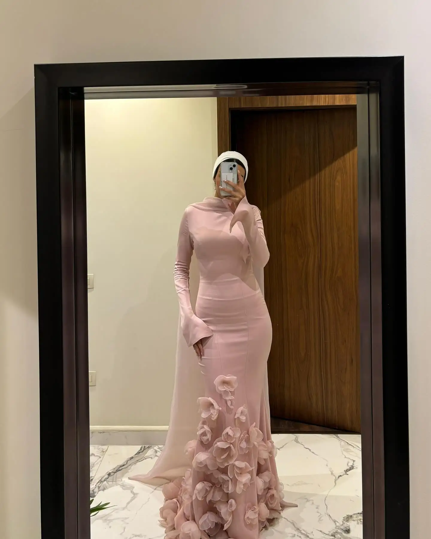 Customized Soft High Collar Jersey Long Sleeves Appliques Evening Dresses Elegant Floor Length Celebrity Gowns Vestido De Noche
Customized Soft High Collar Jersey Long Sleeves Appliques Evening Dresses Elegant Floor Length Celebrity Gowns Vestido De Noche