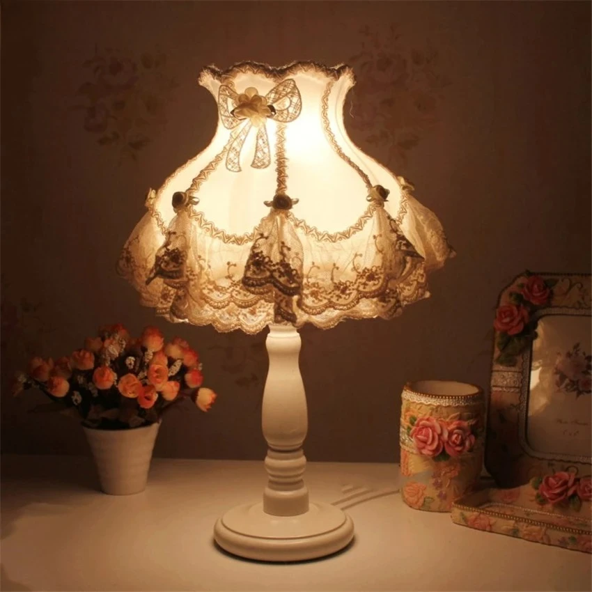 Lamps Led Desk Lights European Modern Lace Fabric Table for Living Room Bedroom Bedside Lamp Princess Room Home Lighting Fixture
Lamps Led Desk Lights European Modern Lace Fabric Table for Living Room Bedroom Bedside Lamp Princess Room Home Lighting Fixture