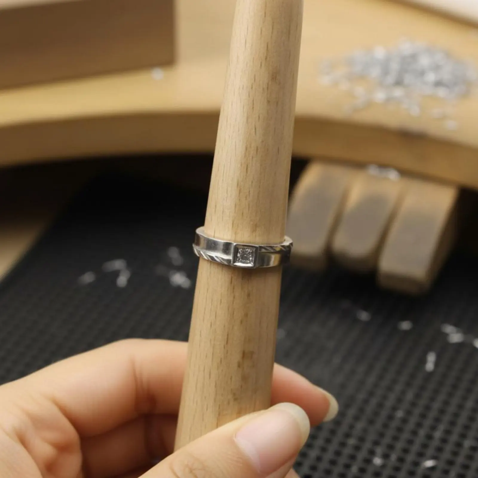 Band Forming Tool Stick Long-Lasting Hardwood Jewelry Resizing Tool Band Forming Stick Non-Damaging Bracelet Shaping Forming
Band Forming Tool Stick Long-Lasting Hardwood Jewelry Resizing Tool Band Forming Stick Non-Damaging Bracelet Shaping Forming