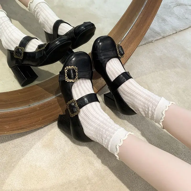 2026 New Women French Style Vintage Black Mary Jane Pumps Chunky Heel Rhinestone Single Strap Slip On for Autumn Party Wedding
2026 New Women French Style Vintage Black Mary Jane Pumps Chunky Heel Rhinestone Single Strap Slip On for Autumn Party Wedding