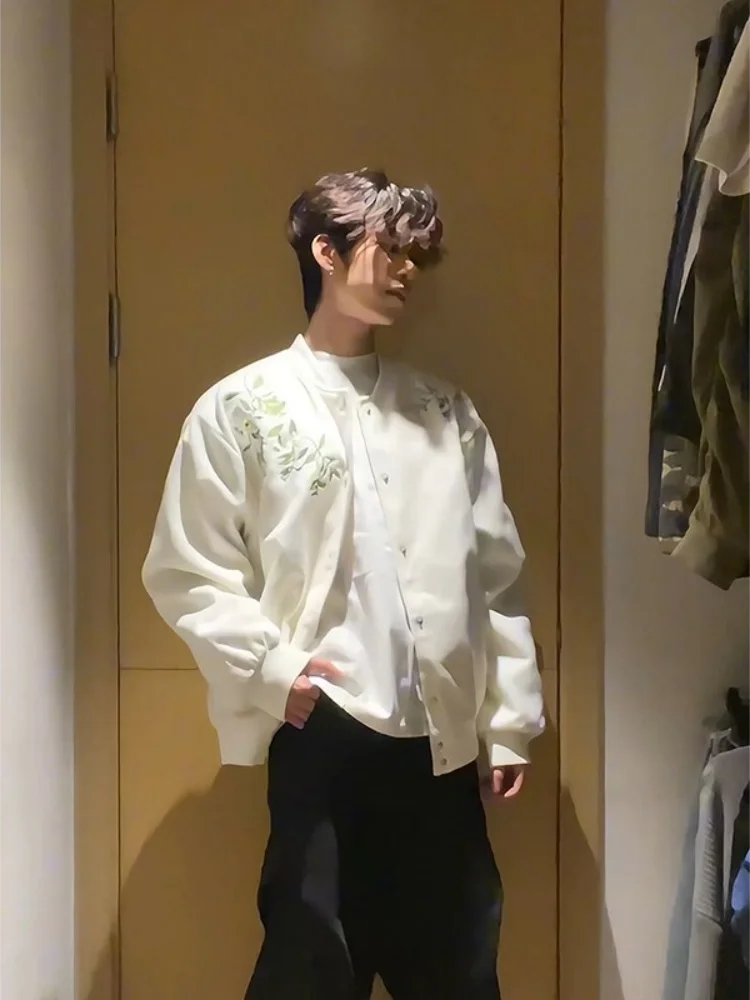 New Chinese Sle Bamboo Le Embroidery Baseball Jaet Men's Spring Autumn ort Pilot Jaet Loose Fit Youth Faion
New Chinese Sle Bamboo Le Embroidery Baseball Jaet Men's Spring Autumn ort Pilot Jaet Loose Fit Youth Faion