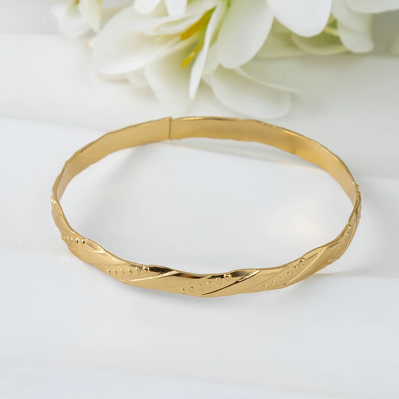 Марокканский альжирский модный женский браслет с металлическим дизайном, шикарный роскошный свадебный браслет для арабских женщин
Марокканский альжирский модный женский браслет с металлическим дизайном, шикарный роскошный свадебный браслет для арабских женщин