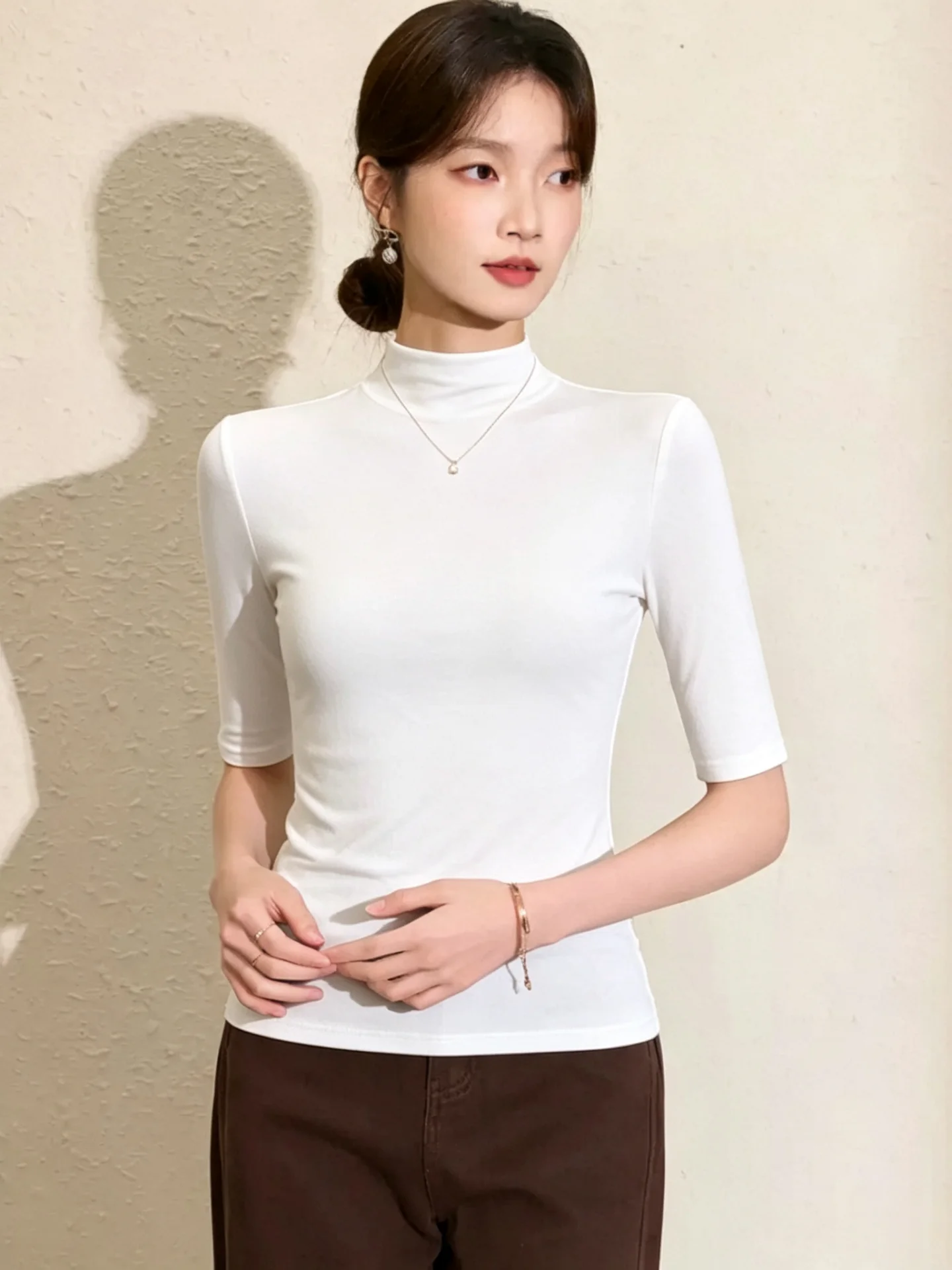 Spring Autumn Women's Slim Fit Base Shirt Half High Collar Five Sleeve T-Shirt Inner Wear Outer Wear Casual Simple Style
Spring Autumn Women's Slim Fit Base Shirt Half High Collar Five Sleeve T-Shirt Inner Wear Outer Wear Casual Simple Style