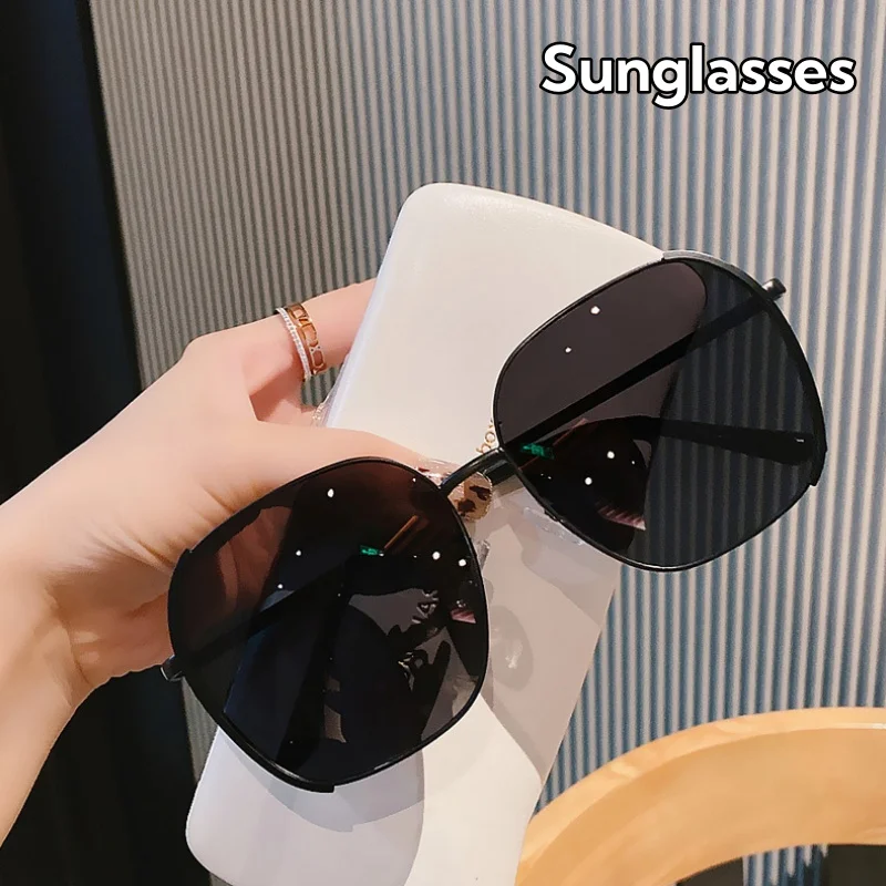 Fashion Large Metal Frame Sunglasses Women Uv Protective Shades Eyeglasses Outdoor Street Photography Driving Travel Eyewear
Fashion Large Metal Frame Sunglasses Women Uv Protective Shades Eyeglasses Outdoor Street Photography Driving Travel Eyewear