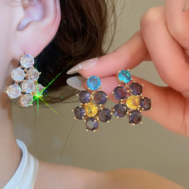 Minar Creative Mix Color CZ Cubic Zirconia Round Flower Drop Earrings for Women 14K Real Gold Plated Copper Every Day Jewelry
Minar Creative Mix Color CZ Cubic Zirconia Round Flower Drop Earrings for Women 14K Real Gold Plated Copper Every Day Jewelry