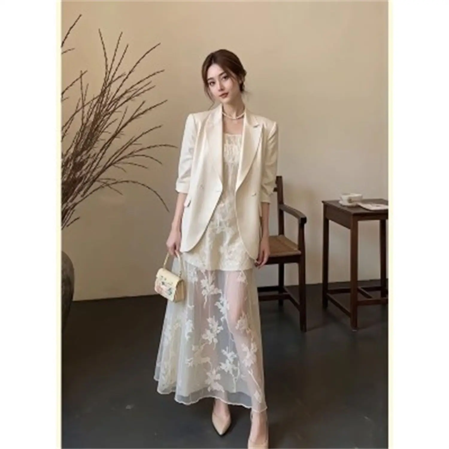 Women's French Style Two-Piece Set - White Blazer & Strapless Dress Spring Elegant Chic Outfit for Mature Women
Women's French Style Two-Piece Set - White Blazer & Strapless Dress Spring Elegant Chic Outfit for Mature Women