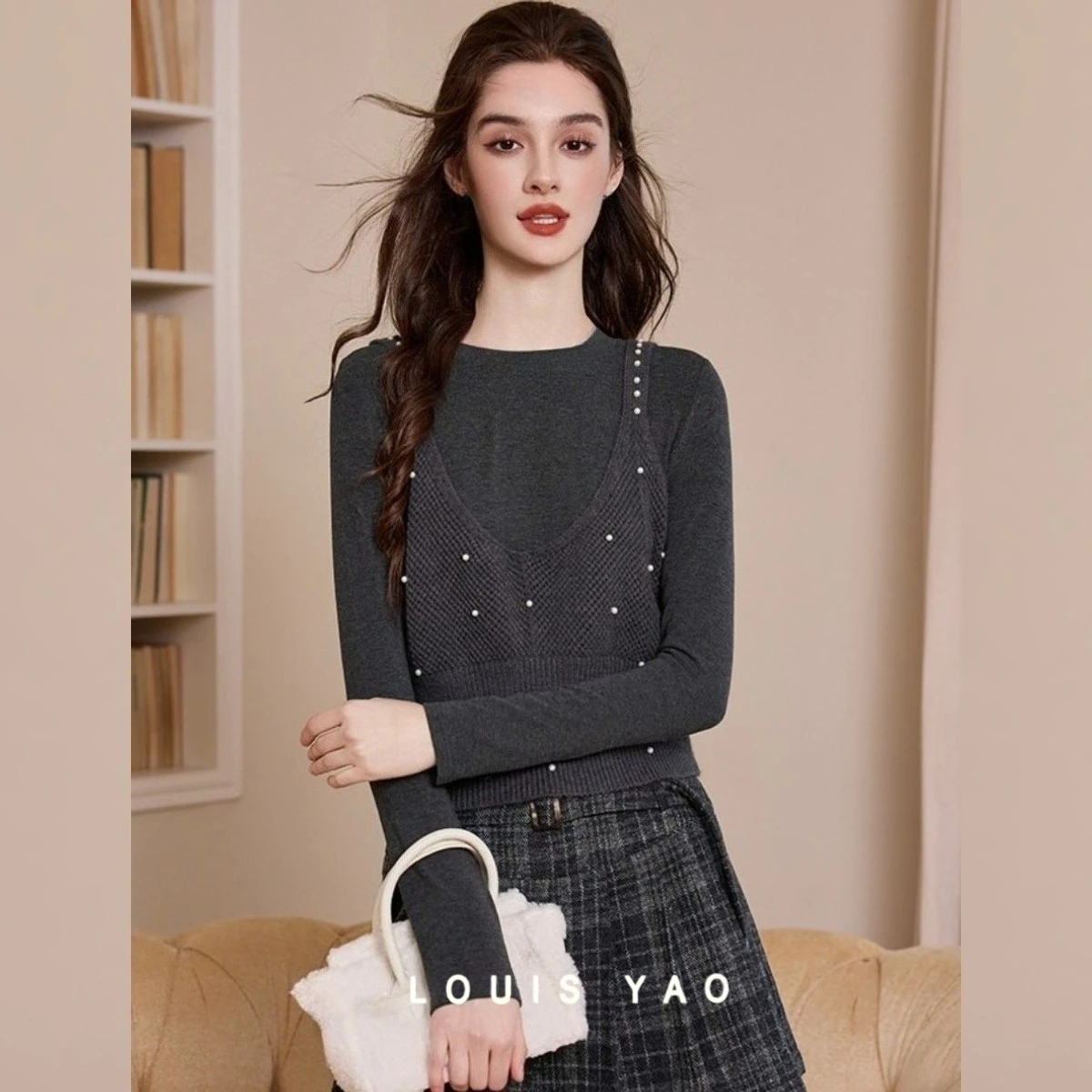 LOUIS YAO, новая вязаная рубашка и вязаные майки, комплект из двух предметов, осень/зима 2023, пуловеры, топ, микроэластичный жилет, женский комплект
LOUIS YAO, новая вязаная рубашка и вязаные майки, комплект из двух предметов, осень/зима 2023, пуловеры, топ, микроэластичный жилет, женский комплект