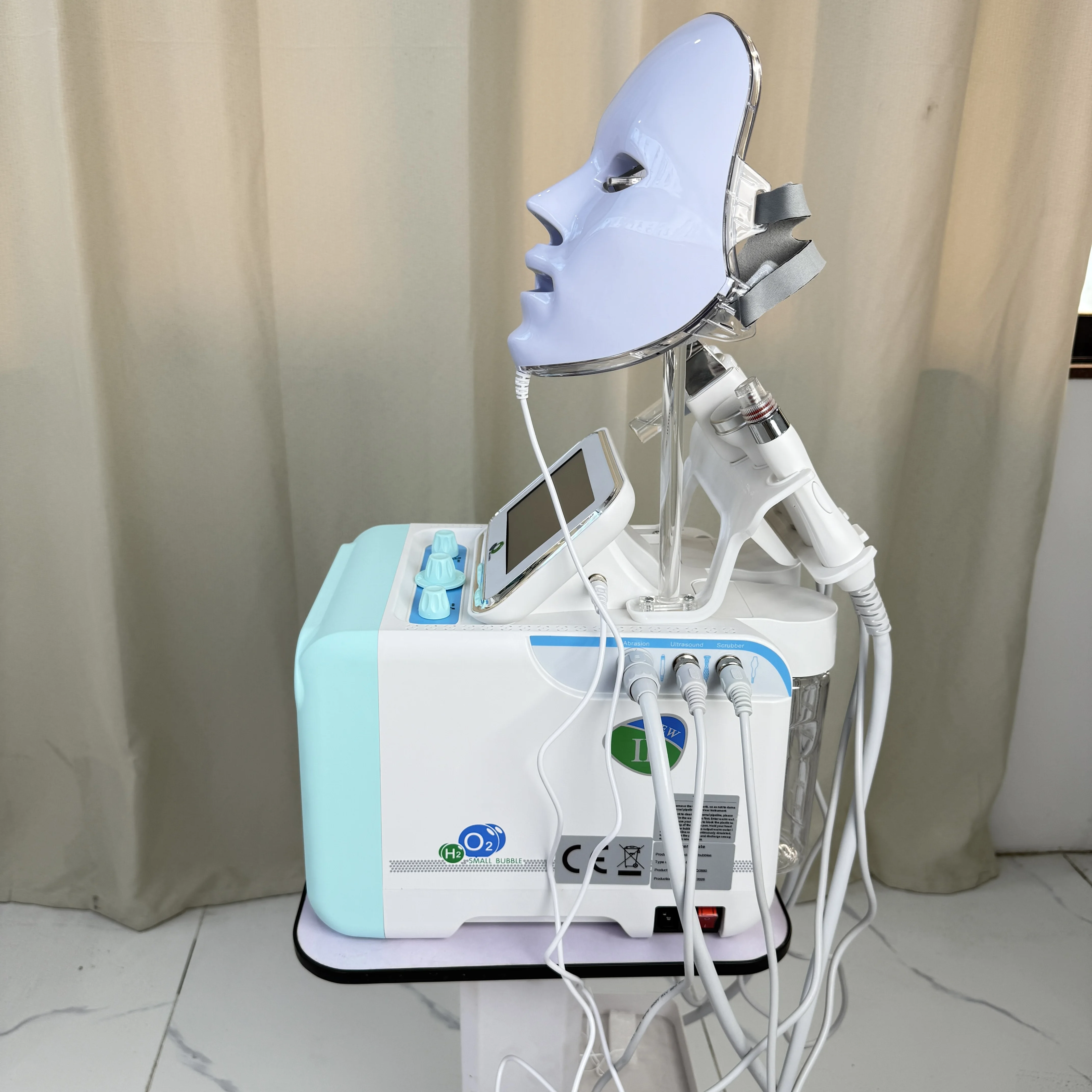 7 in 1 H2O2 Hydrofacial Machine for Home Use Beauty Skin Cleansing Aqua Peeling Facial Device
7 in 1 H2O2 Hydrofacial Machine for Home Use Beauty Skin Cleansing Aqua Peeling Facial Device