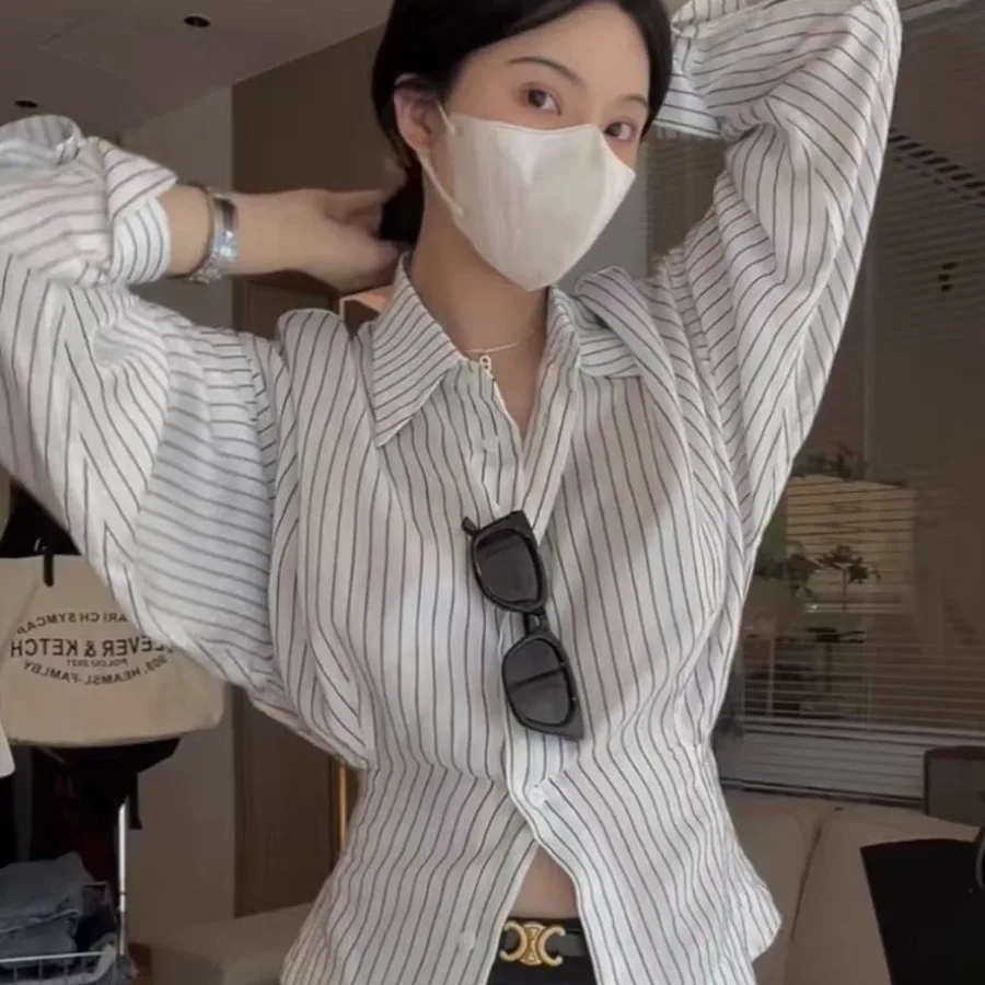 Женский повседневный полосатый длинный светик с завязкой на талии, модный легкий топ, новый весенний универсальный топ
Женский повседневный полосатый длинный светик с завязкой на талии, модный легкий топ, новый весенний универсальный топ