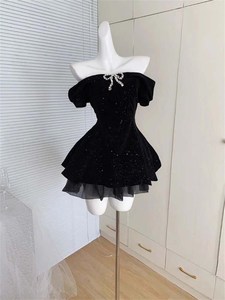 Black French Vintage One Piece Dress Woman Gothic Off Shoulder Bow Retro Mini Dress Female Fairy Birthday Party Chic Outfit 2025
Black French Vintage One Piece Dress Woman Gothic Off Shoulder Bow Retro Mini Dress Female Fairy Birthday Party Chic Outfit 2025