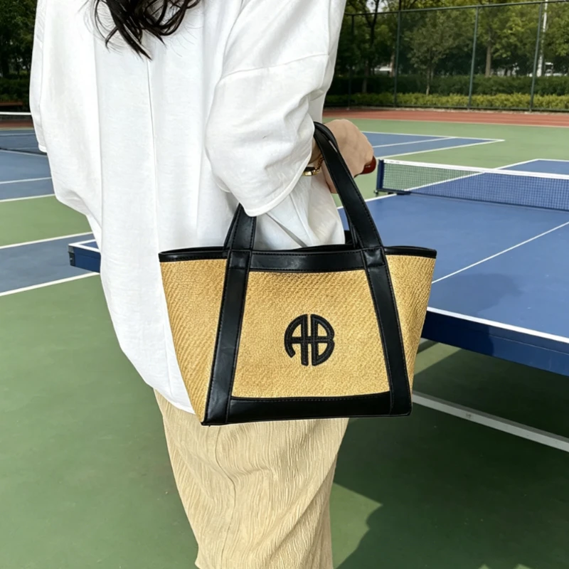 Elegant design handbag, women's high-end chain strap crossbody bag, large capacity fashionable party shoulder bag
Elegant design handbag, women's high-end chain strap crossbody bag, large capacity fashionable party shoulder bag