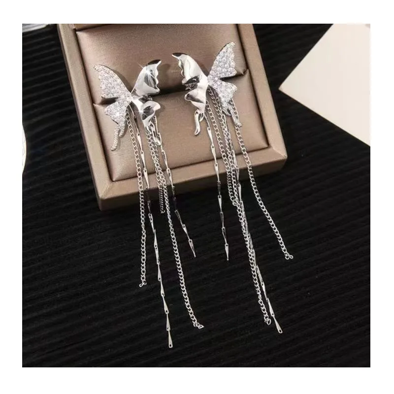 Micro-inlaid Zircon Fringed Butterfly Ear Bone Clip Female No Ear Piercing Ear Clip Ear Hanging Korean Internet Celebrity Earrin
Micro-inlaid Zircon Fringed Butterfly Ear Bone Clip Female No Ear Piercing Ear Clip Ear Hanging Korean Internet Celebrity Earrin