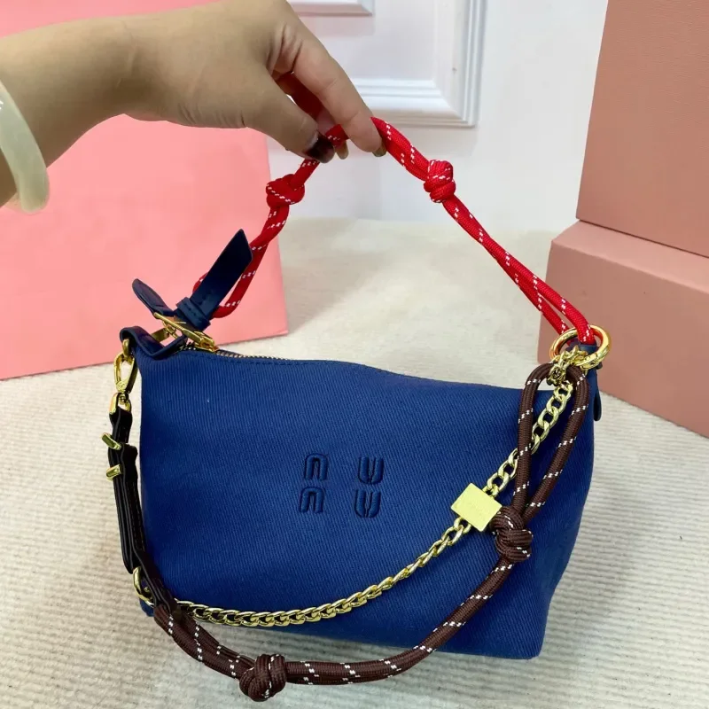 designer handba Cowboy Denim purse Sheepskin folds Crossbody bag Washed through Surfing rope Messenger bag EXW2510232
designer handba Cowboy Denim purse Sheepskin folds Crossbody bag Washed through Surfing rope Messenger bag EXW2510232