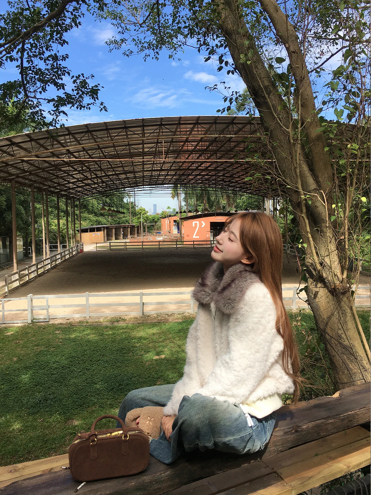 White Lamb Fur Collar Thi ort Jaet Women's Sle 2025 New Winter Korean Faion Cute Top Commute Windbreaker Stand Fit
White Lamb Fur Collar Thi ort Jaet Women's Sle 2025 New Winter Korean Faion Cute Top Commute Windbreaker Stand Fit