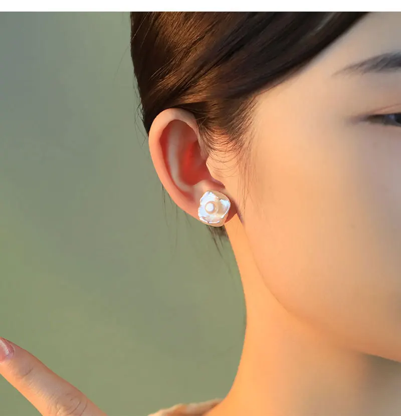 Retro Natural Freshwater Pearl Stud Earrings Irregular Earrings and Earrings for Women Bridal Party Gift Accessory Charm Jewelry
Retro Natural Freshwater Pearl Stud Earrings Irregular Earrings and Earrings for Women Bridal Party Gift Accessory Charm Jewelry
