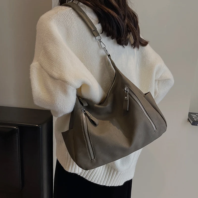 Vintage Soft Pu Leather Women Handbags Brand Designer Female Classic Large Capacity Shoulder Crossbody Bags Zipper Casual Totes
Vintage Soft Pu Leather Women Handbags Brand Designer Female Classic Large Capacity Shoulder Crossbody Bags Zipper Casual Totes