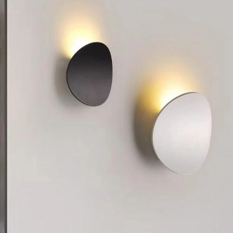 Wall lamp Bedroom living room background wall wall lamp Minimalist designer creative black and white aisle lamp
Wall lamp Bedroom living room background wall wall lamp Minimalist designer creative black and white aisle lamp