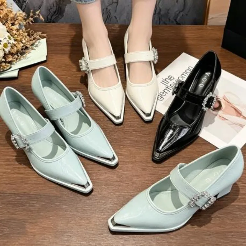 2026 Hot Selling New Versatile Temperament Fashion Rhinestone One-band Ultra-soft Low-top Pointed Toe Shallow Single Shoes
2026 Hot Selling New Versatile Temperament Fashion Rhinestone One-band Ultra-soft Low-top Pointed Toe Shallow Single Shoes