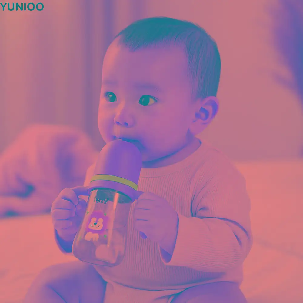 Portable Drop Resistant Newborn Bottle Cartoon Easy Grip Baby Feeding Bottle Wide Neck 240ML Baby Drinking Cup Night Feeding
Portable Drop Resistant Newborn Bottle Cartoon Easy Grip Baby Feeding Bottle Wide Neck 240ML Baby Drinking Cup Night Feeding