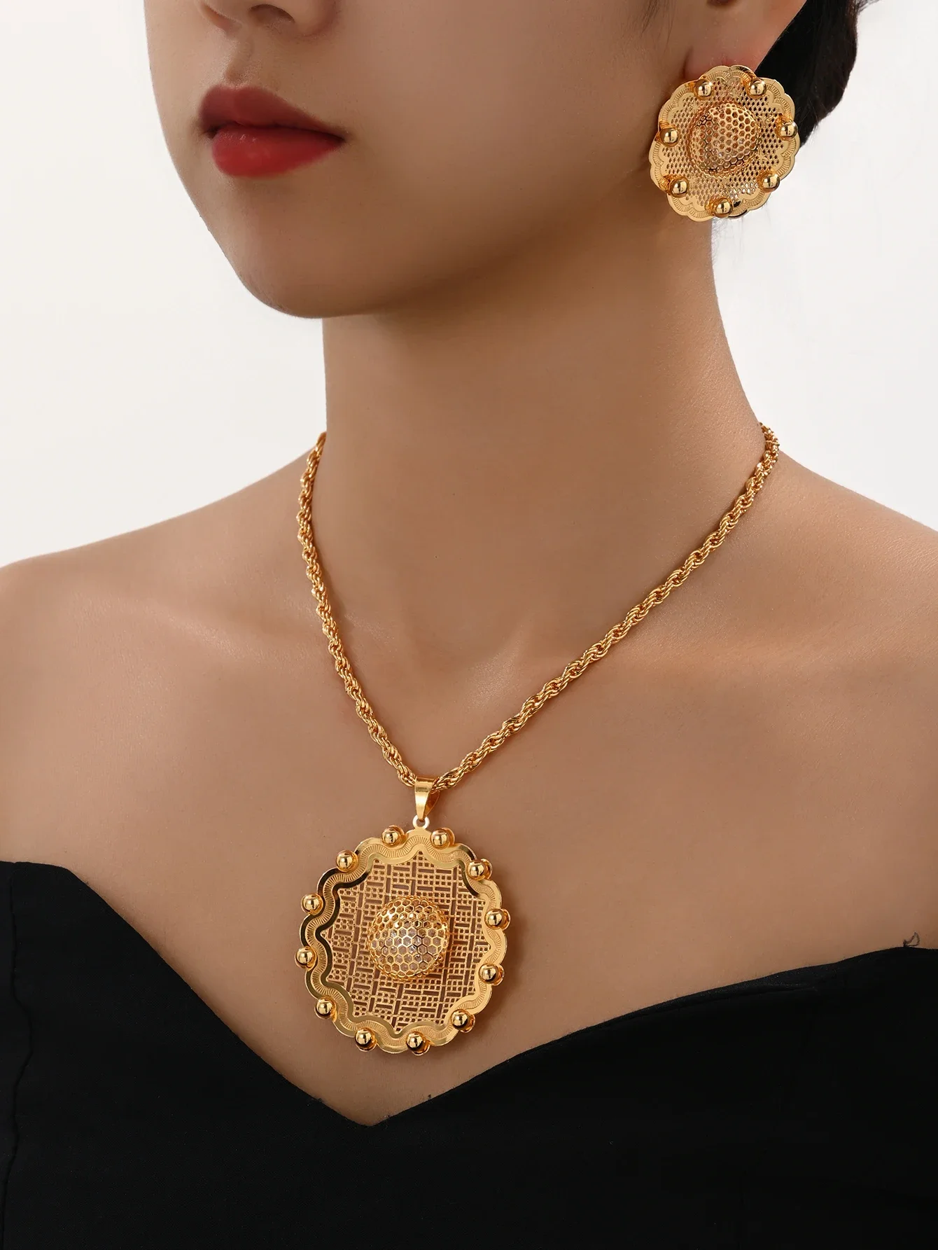 Party Ladies Pendant Necklace African Fashion Jewelry Set Bridal Wedding Necklace Earrings Accessories Christmas Gift
Party Ladies Pendant Necklace African Fashion Jewelry Set Bridal Wedding Necklace Earrings Accessories Christmas Gift