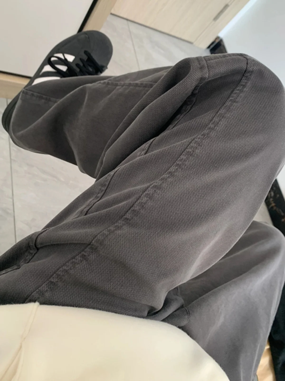 ey Ice Silk Men's Casual Pants Cool Feeling Straight Leg Trousers CleanFit Haome Slimming Drapey Spring Autumn Wear
ey Ice Silk Men's Casual Pants Cool Feeling Straight Leg Trousers CleanFit Haome Slimming Drapey Spring Autumn Wear