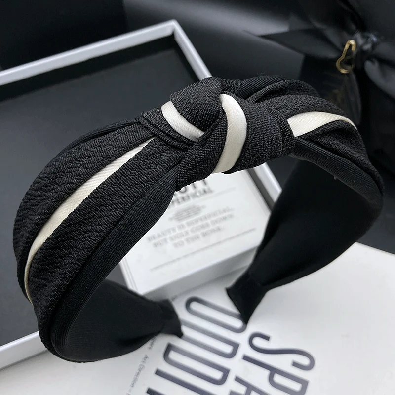 Retro headband for women, fashionable new style, high-end feel, adult exterior, hair accessory, wide edge compression headband
Retro headband for women, fashionable new style, high-end feel, adult exterior, hair accessory, wide edge compression headband