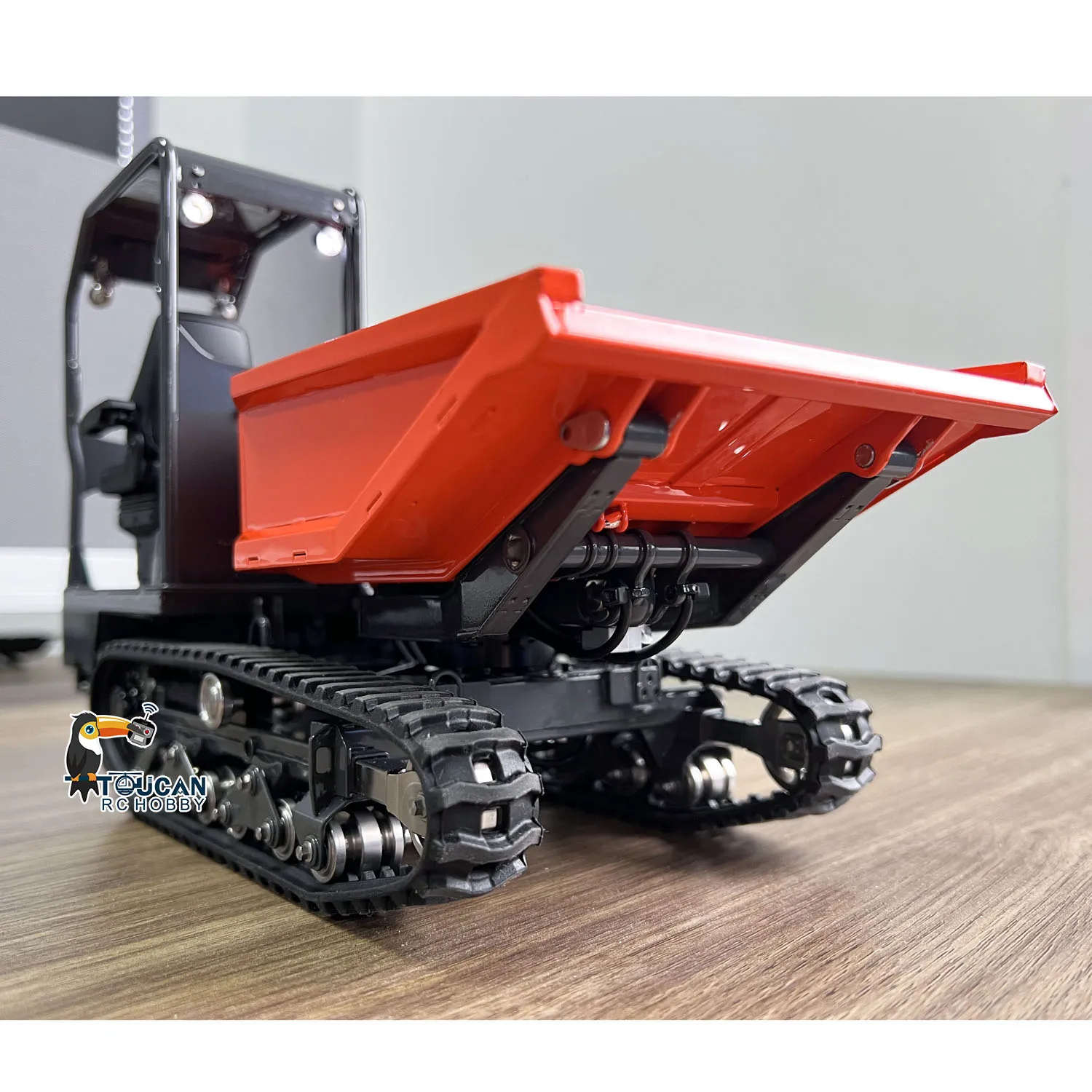 KC300HR-5 1/14 LESU RC Hydraulic Tracked Dumper Remote Control Tipper KIT PNP RTR Sound Light System Toy Model Gifts
KC300HR-5 1/14 LESU RC Hydraulic Tracked Dumper Remote Control Tipper KIT PNP RTR Sound Light System Toy Model Gifts