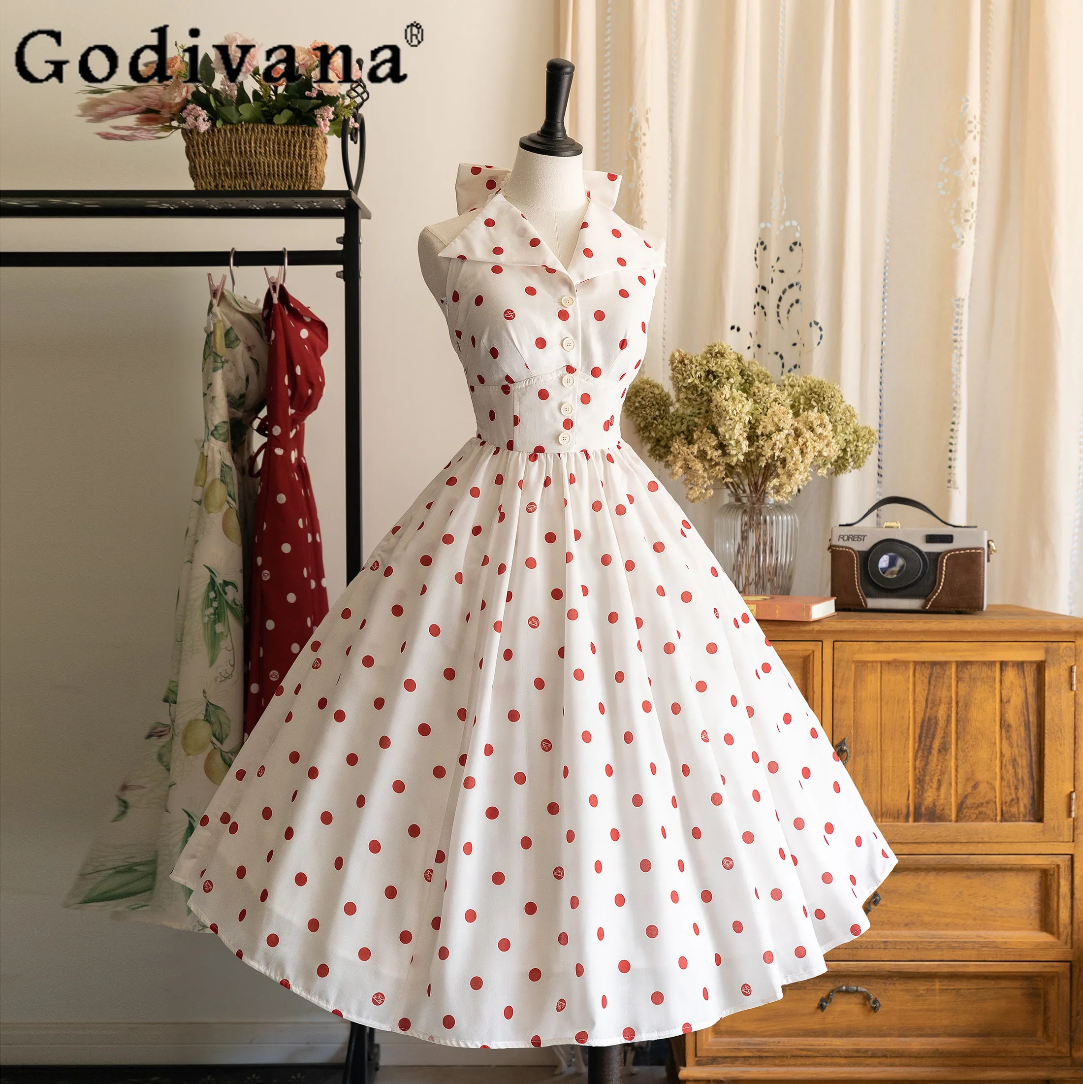 French Elegant Vintage Dress Women's Polka Dot Print Bow Halter Backless Dress High-waisted Slimming Tea Party Princess Dress
French Elegant Vintage Dress Women's Polka Dot Print Bow Halter Backless Dress High-waisted Slimming Tea Party Princess Dress