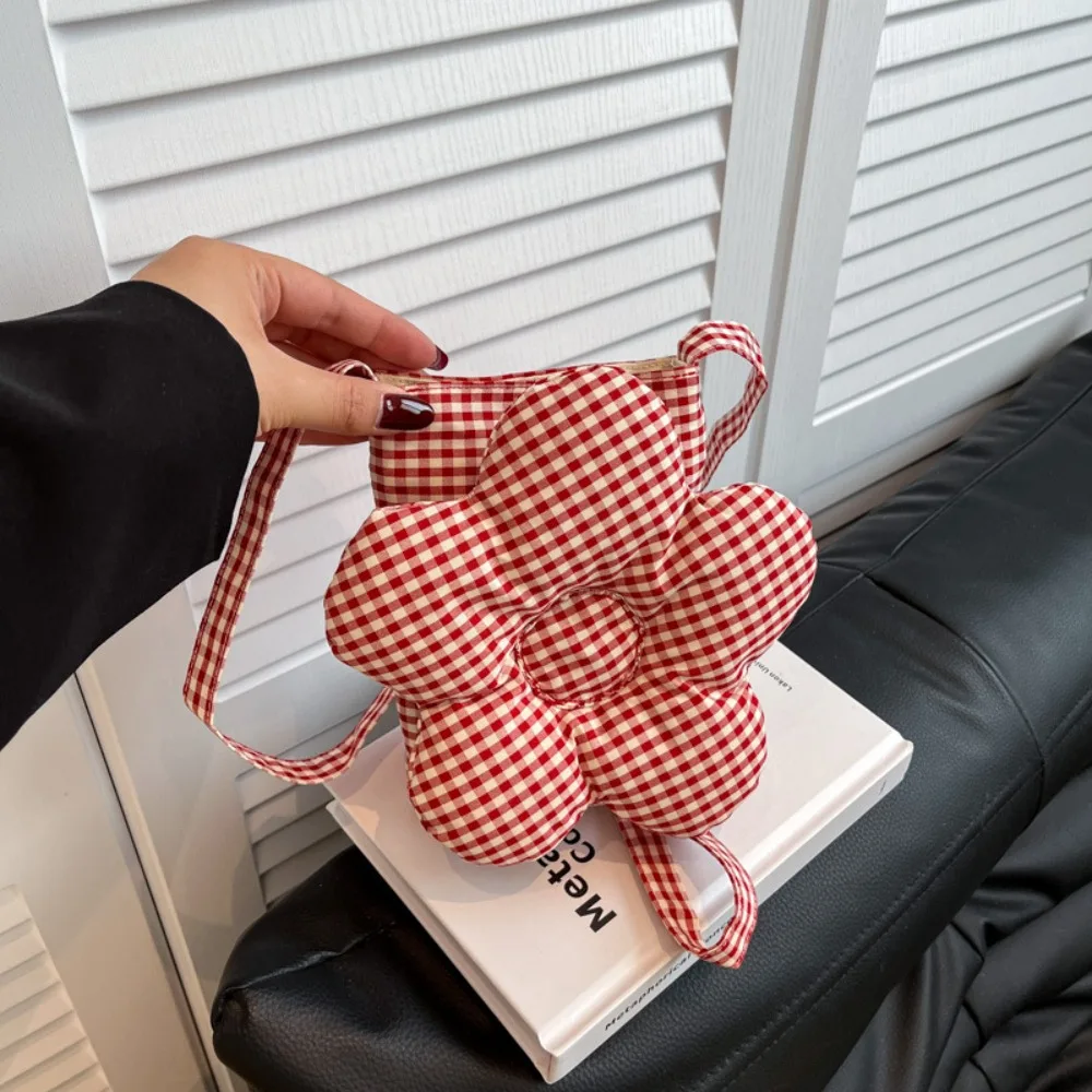 Милая клетчатая сумка через плечо с цветком, милая портативная сумка через плечо большой вместимости, тканевая сумка-мессенджер для отпуска
Милая клетчатая сумка через плечо с цветком, милая портативная сумка через плечо большой вместимости, тканевая сумка-мессенджер для отпуска