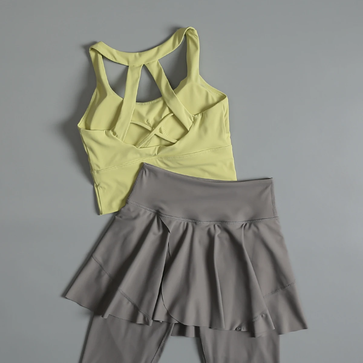 Sports suit for women in autumn high-end fashion all-in-one yoga bra beautiful back fake two-piece high-waist fitness trousers
Sports suit for women in autumn high-end fashion all-in-one yoga bra beautiful back fake two-piece high-waist fitness trousers