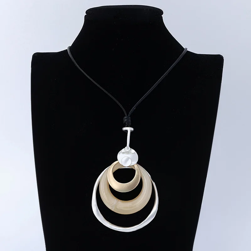 DIY accessories new products Metal necklace Sweater chain Long geometric pattern personalized pendant Long high-end women's neck
DIY accessories new products Metal necklace Sweater chain Long geometric pattern personalized pendant Long high-end women's neck