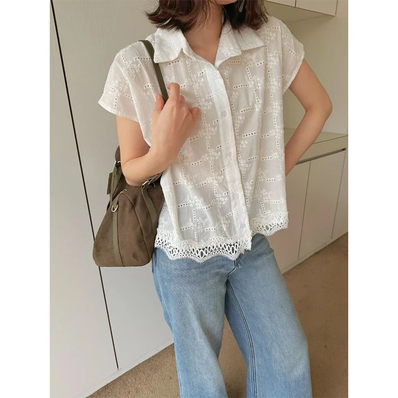 Korean Style Lace Splice Hollow out Short Sleeve Women's Shirt Stand Collar Breathable Summer New Design Fashionable Shirt
Korean Style Lace Splice Hollow out Short Sleeve Women's Shirt Stand Collar Breathable Summer New Design Fashionable Shirt
