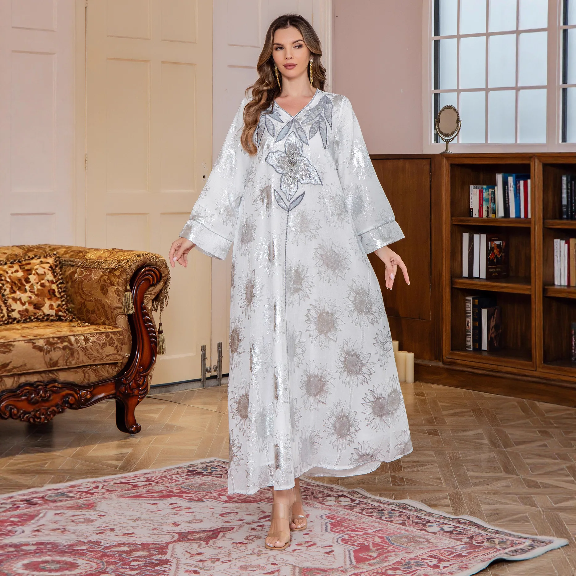 Dubai Arab Muslim 2026 New Fashion Women's V-neck Long Sleeve Ankle Length Embroidered Casual Elegant Dress Abaya Female Clothes
Dubai Arab Muslim 2026 New Fashion Women's V-neck Long Sleeve Ankle Length Embroidered Casual Elegant Dress Abaya Female Clothes