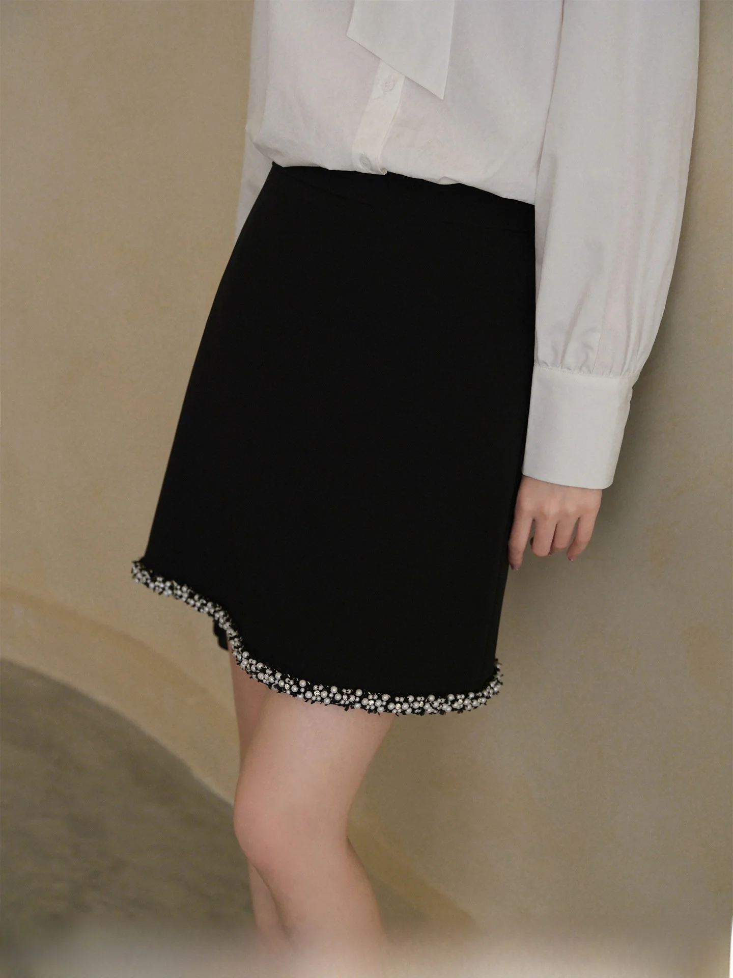 XXNING Spring Season High Waist A-Line Skirt Pearl Embellished Black Short Dress Elegant Commute Style Polyester Fabric
XXNING Spring Season High Waist A-Line Skirt Pearl Embellished Black Short Dress Elegant Commute Style Polyester Fabric