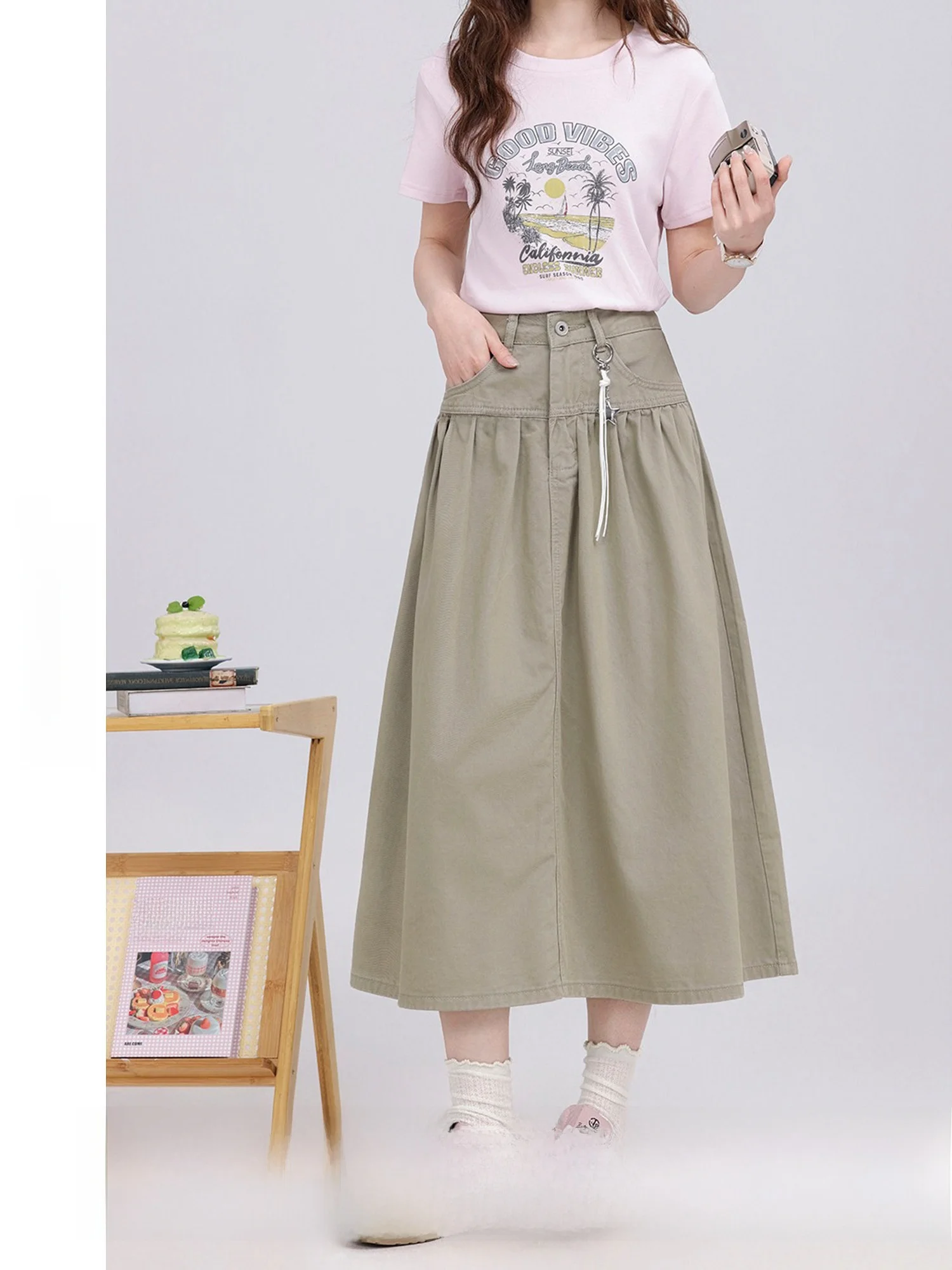 Vintage Feel Pleated Waist Split Design Slimming A-Line Skirt High Waist Fabric Casual Wear Summer New Arrival
Vintage Feel Pleated Waist Split Design Slimming A-Line Skirt High Waist Fabric Casual Wear Summer New Arrival
