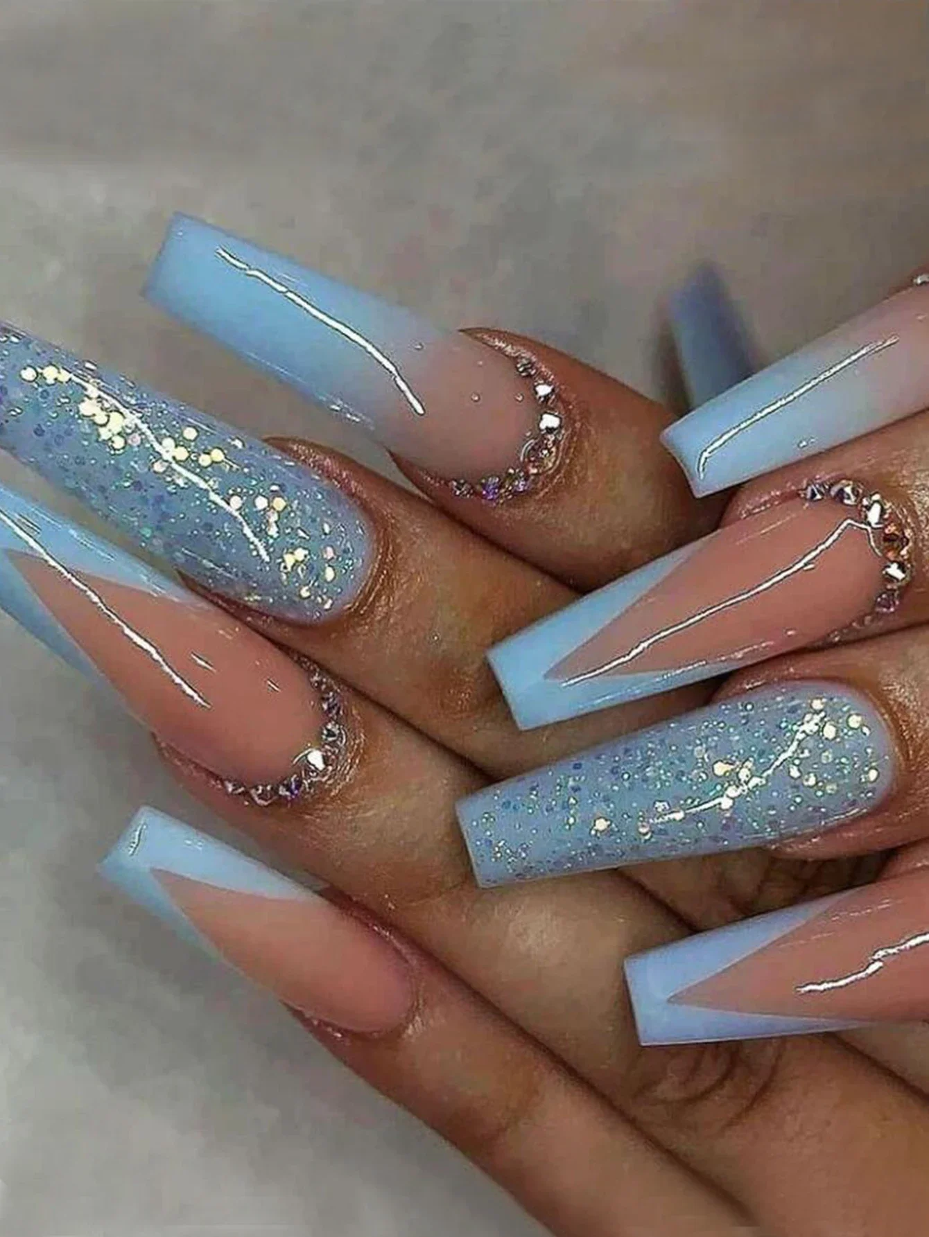 24pcs Long Coffin Shaped Nails, Y2K French Tip With Curved Rhinestone Design, Full Cover Nails For Women And Girls, Autumn/Winter Nail Supplies
24pcs Long Coffin Shaped Nails, Y2K French Tip With Curved Rhinestone Design, Full Cover Nails For Women And Girls, Autumn/Winter Nail Supplies