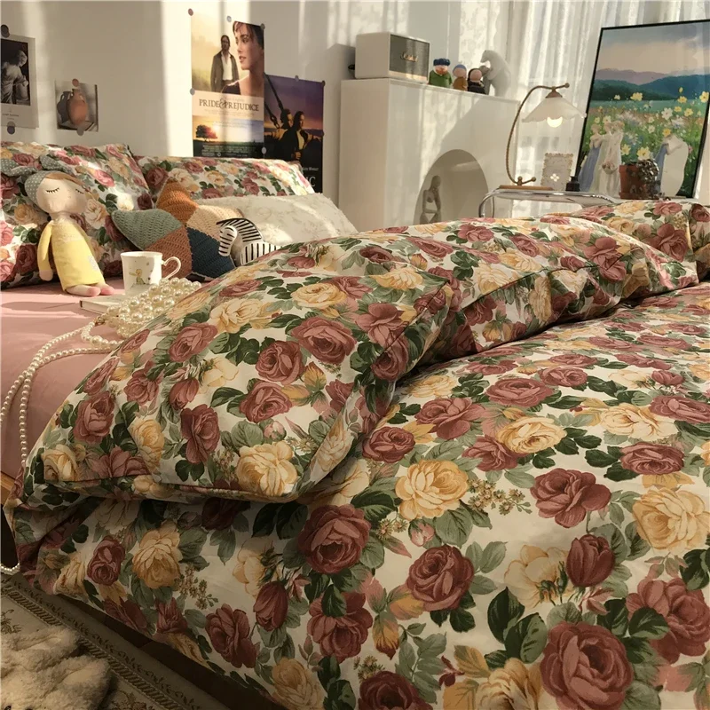 European and American retro rose countryside small floral bed four piece duvet cover 1.5m1.8 three
European and American retro rose countryside small floral bed four piece duvet cover 1.5m1.8 three