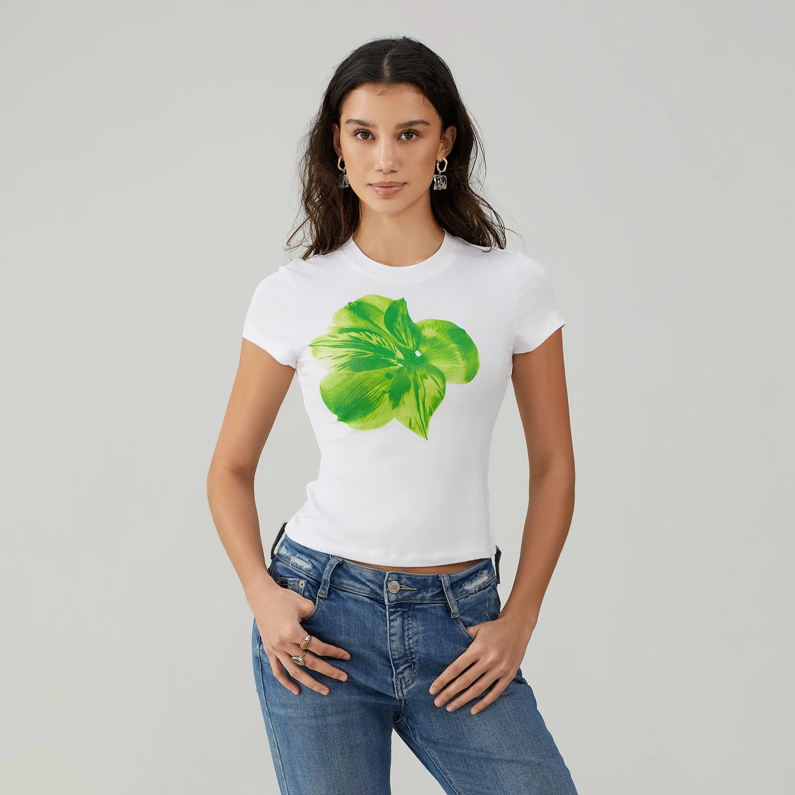 Women's Summer Slim Fit Basic T-shirt Tops Short Sleeve Crew Neck Flower Print Baby Tees Tropical Tops
Women's Summer Slim Fit Basic T-shirt Tops Short Sleeve Crew Neck Flower Print Baby Tees Tropical Tops