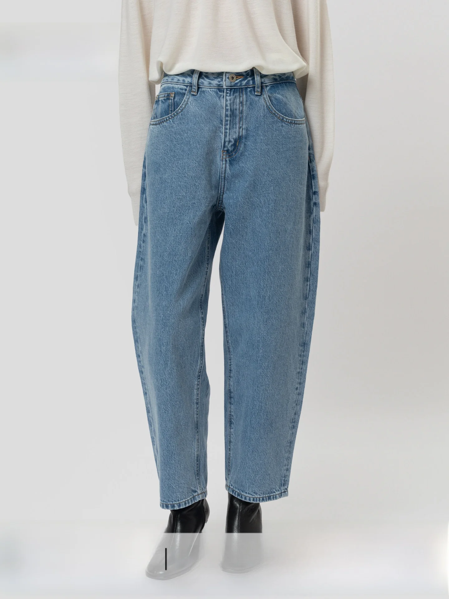 Pure Cotton Deep Blue Banana Silhouette Jeans Women's Winter New Sle Comfortable Fit l Waist Zipper Closure Casual Jeans
Pure Cotton Deep Blue Banana Silhouette Jeans Women's Winter New Sle Comfortable Fit l Waist Zipper Closure Casual Jeans