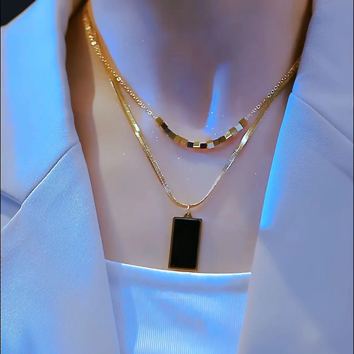 double-layer sweater chain, a lady's light luxury, niche and high-end designed necklace, new style clavicle chain accessory
double-layer sweater chain, a lady's light luxury, niche and high-end designed necklace, new style clavicle chain accessory