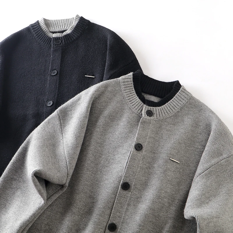 Свободный вязаный свитер с эффектом двухслойности, универсальный, в стиле lazy fashion, винтажный, открытый кардиган, теплый, дышащий, для повседневного использования
Свободный вязаный свитер с эффектом двухслойности, универсальный, в стиле lazy fashion, винтажный, открытый кардиган, теплый, дышащий, для повседневного использования