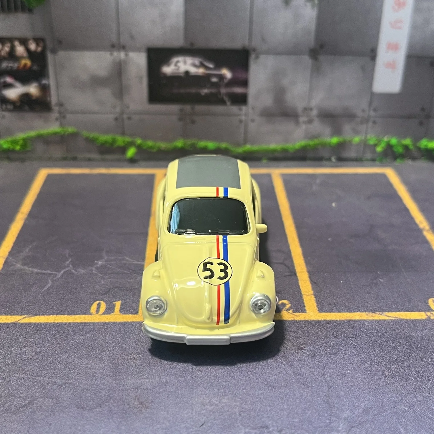 Norev 1:64 Beetle сплав подарки для подростков литая модель автомобиля
Norev 1:64 Beetle сплав подарки для подростков литая модель автомобиля