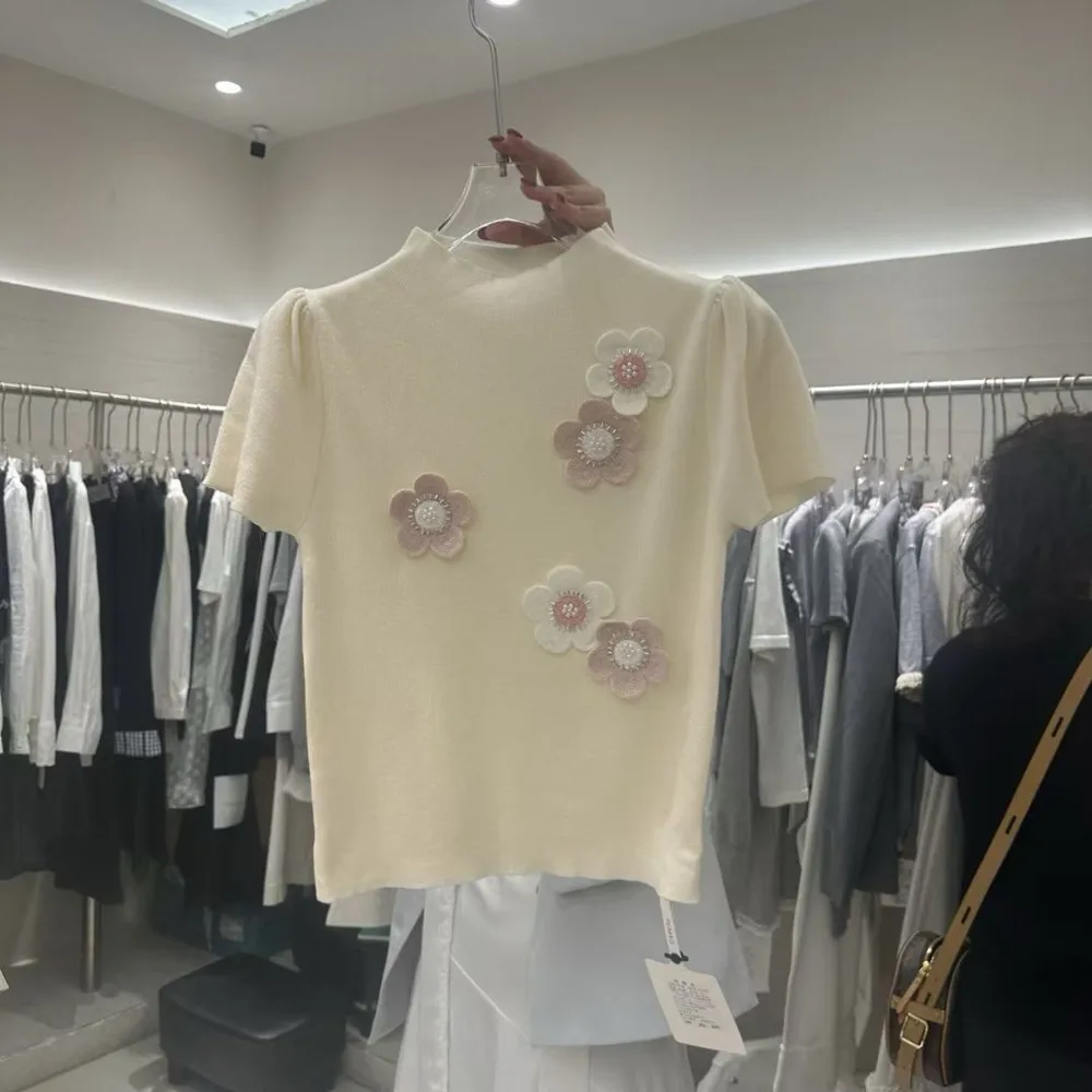 3D Flowers Short-sleeved T-shirt Sweater Women's 2025 Spring Summer Solid Fashionable Basic Sweater Loose Lady Top
3D Flowers Short-sleeved T-shirt Sweater Women's 2025 Spring Summer Solid Fashionable Basic Sweater Loose Lady Top